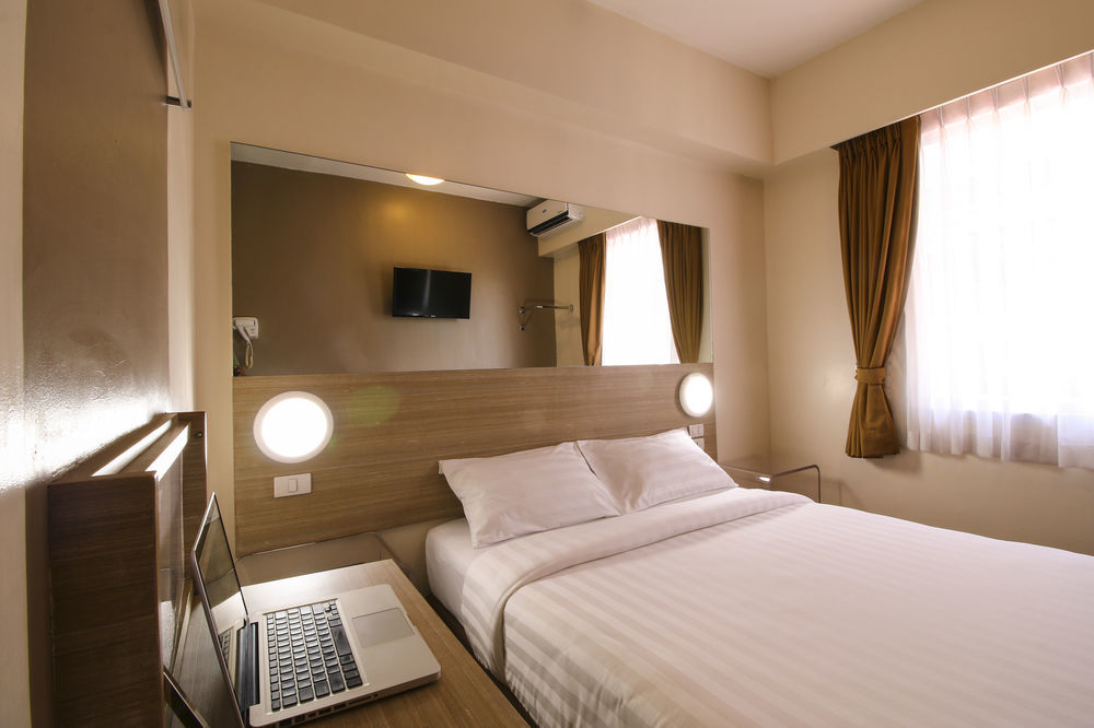 เรด แพลนเนต มะนิลา อาเซียนา ซิตี้ Hotel Paranaque City ภายนอก รูปภาพ
