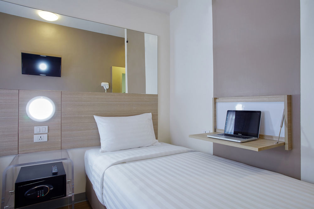 เรด แพลนเนต มะนิลา อาเซียนา ซิตี้ Hotel Paranaque City ภายนอก รูปภาพ